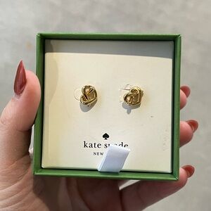 Kate spade loves me knot pretzel gold earrings NWT